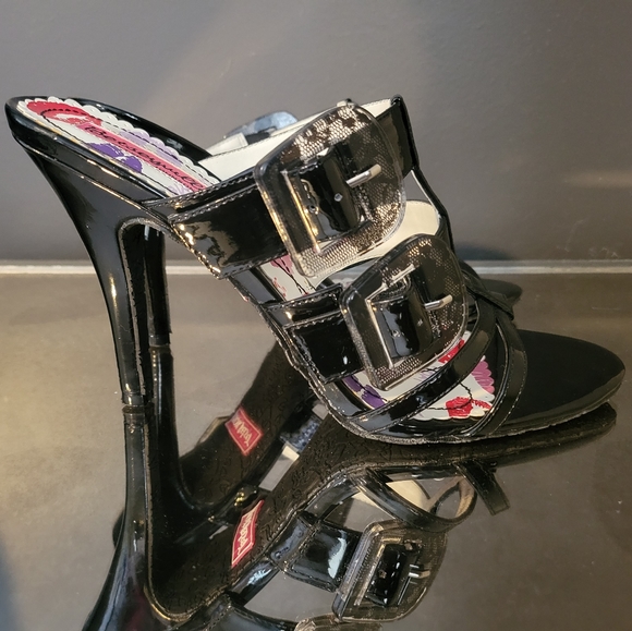 Betsey Johnson Black Heeled Sandals - Picture 3 of 4